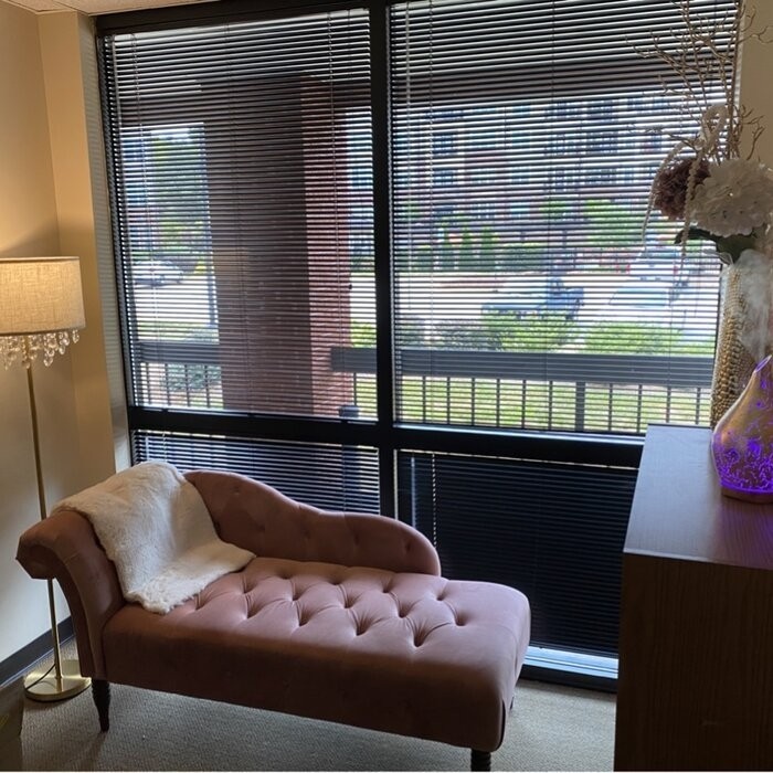 Kannon Tufted Right-Arm Chaise Lounge