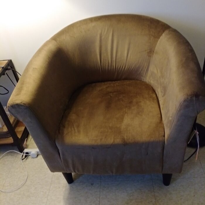 Liam 32'' Wide Barrel Chair