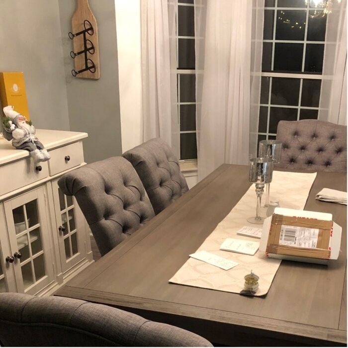 Lila Tufted Linen Arm Chair