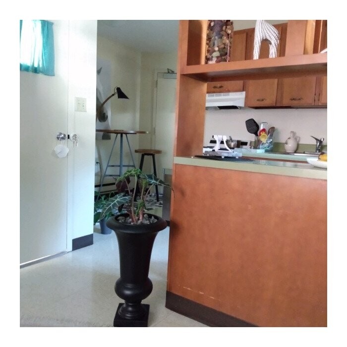 Magnesium Oxide Urn Planter