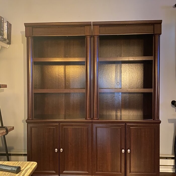 Manahan 71.88'' H x 29.38'' W Standard Bookcase