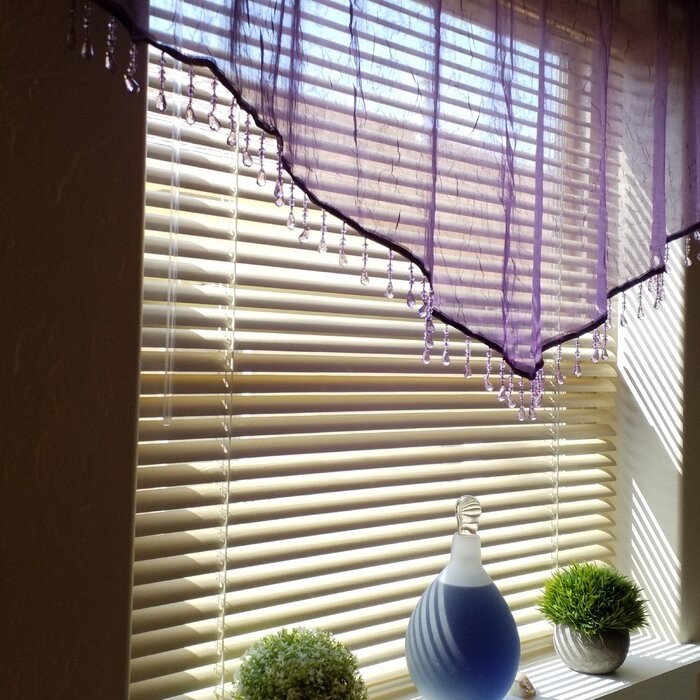 Mardis Solid Color Pointed 51'' Window Valance