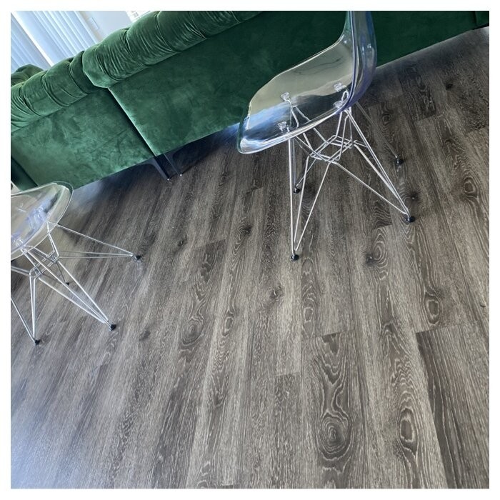 Moller Side Chair in Clear