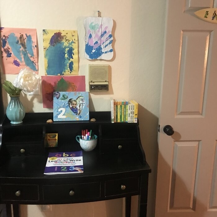 Paignt Secretary Desk with Hutch