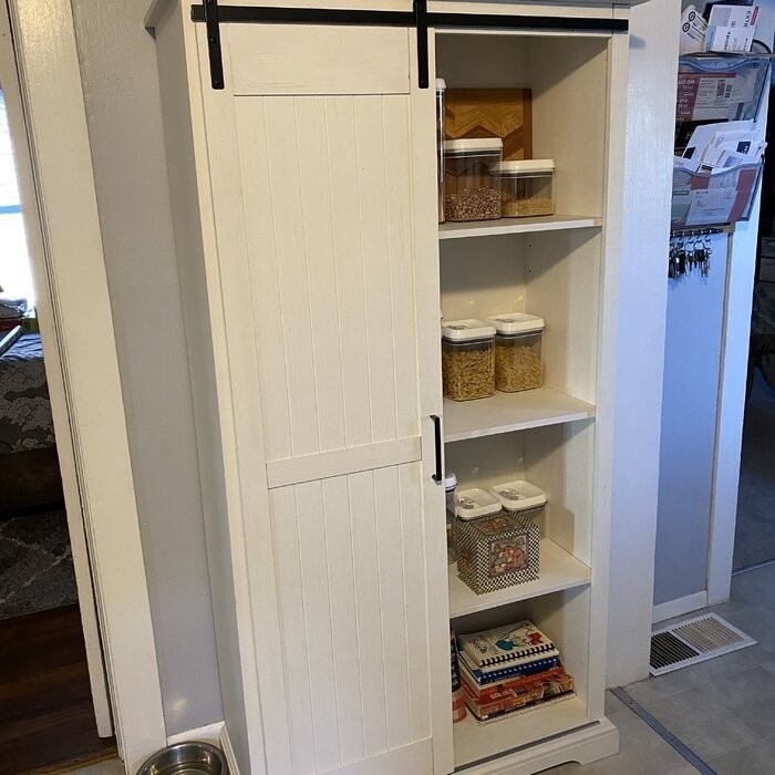 Robert Armoire