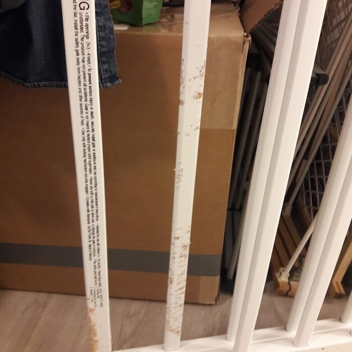 Safety Mate Expandable Wall Mounted Pet Gate