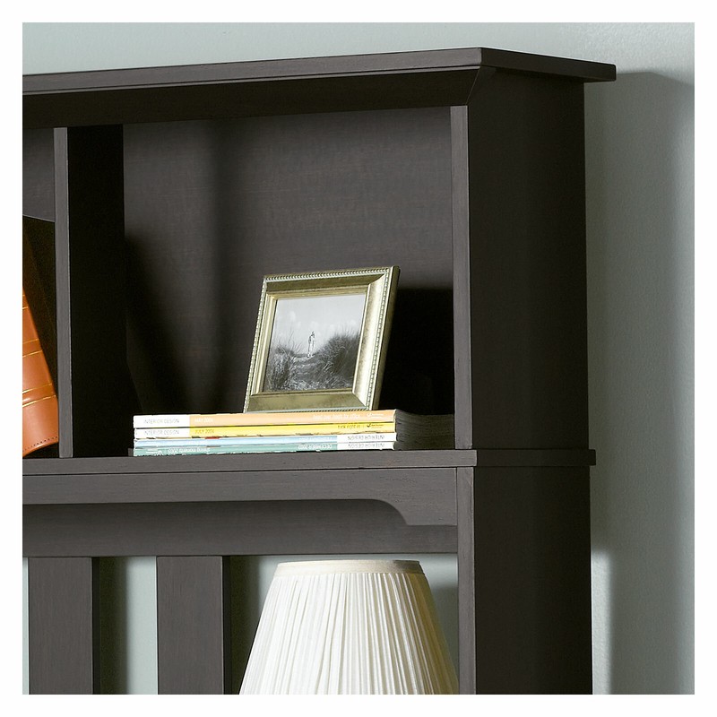 Saraghna Desk with Hutch