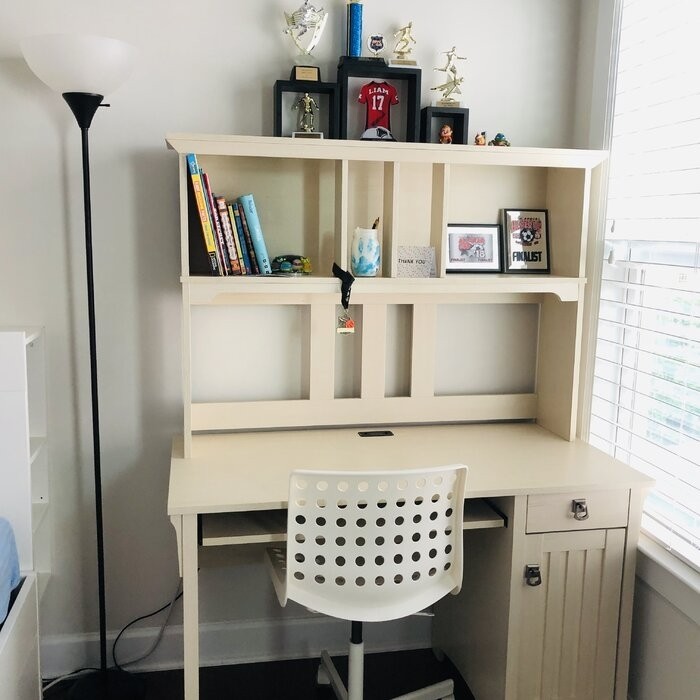 Saraghna Desk with Hutch