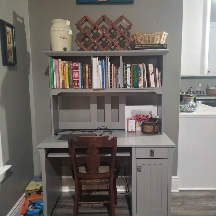 Saraghna Desk with Hutch