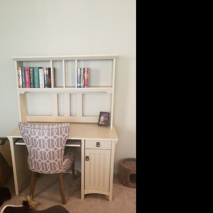 Saraghna Desk with Hutch
