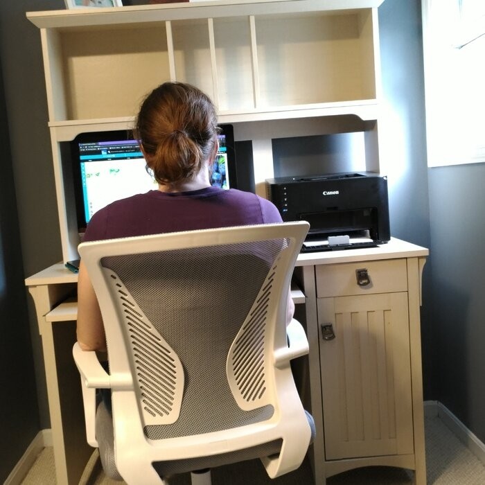 Saraghna Desk with Hutch