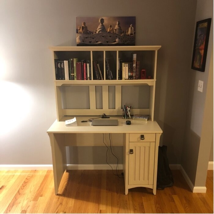 Saraghna Desk with Hutch