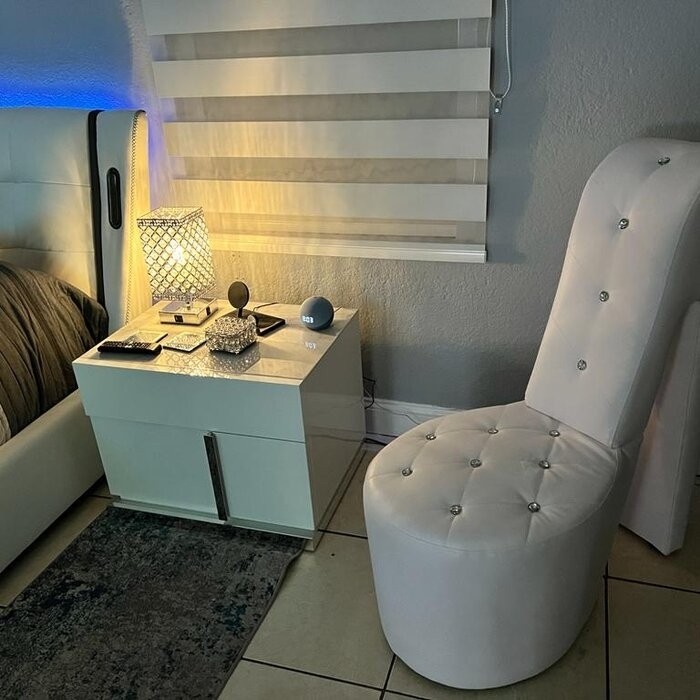Schenck 19'' Wide Tufted Lounge Chair