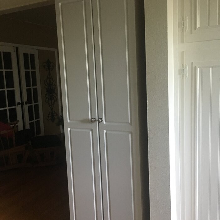 Scholl Armoire
