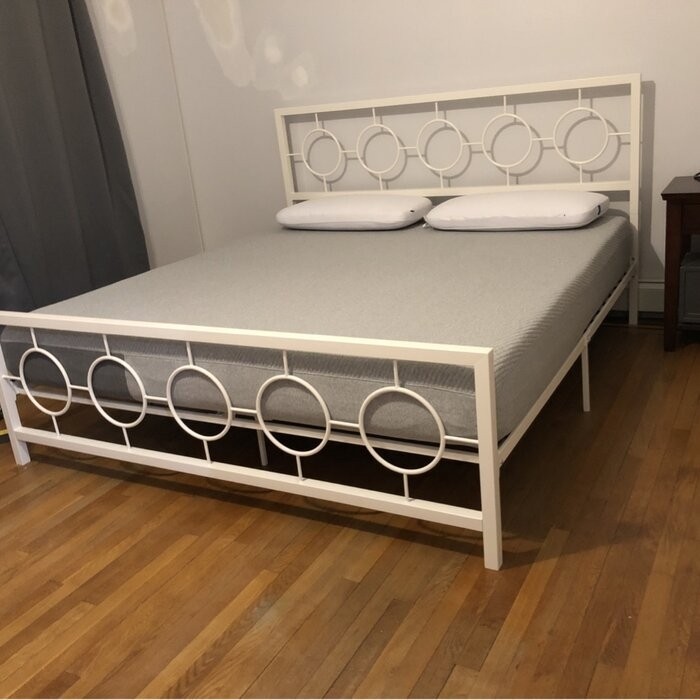 Singraul King Platform Bed