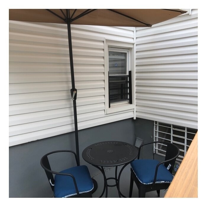 Springmont Round 2 - Person 24'' Long Bistro Set
