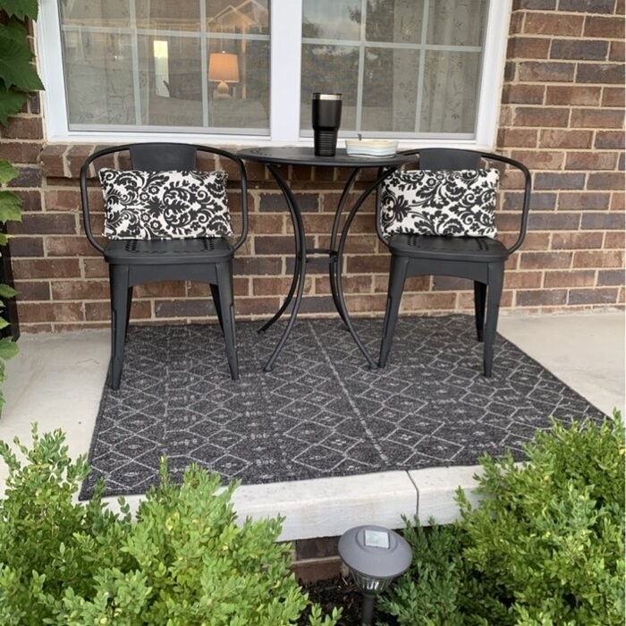 Springmont Round 2 - Person 24'' Long Bistro Set