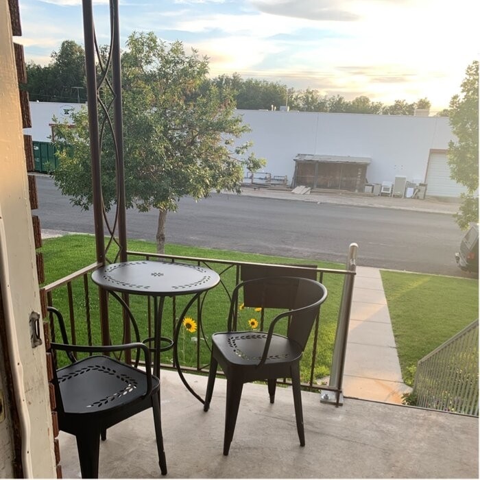 Springmont Round 2 - Person 24'' Long Bistro Set