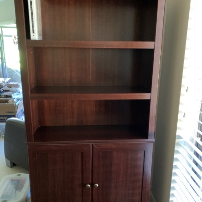 St. Nicholas 69.76'' H x 35.27'' W Standard Bookcase