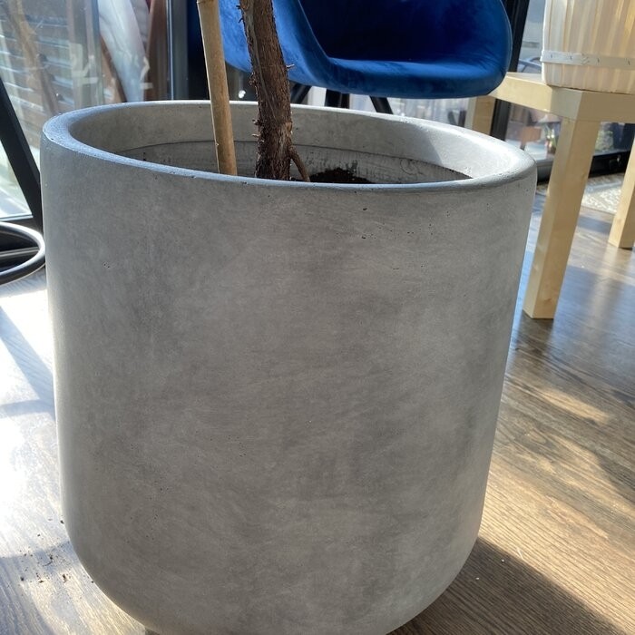 Terri Fiberglass Pot Planter