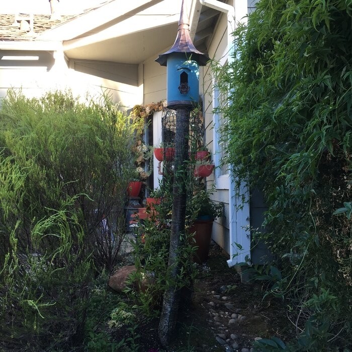 Tivtsazn 34 in x 15.5 in x 15.5 in Birdhouse
