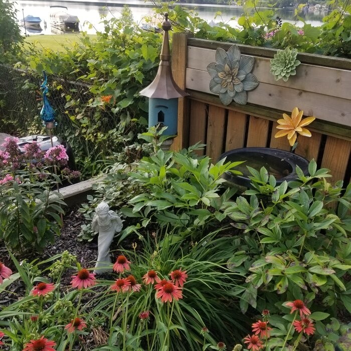 Tivtsazn 34 in x 15.5 in x 15.5 in Birdhouse
