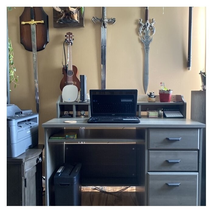 Versa Desk with Hutch