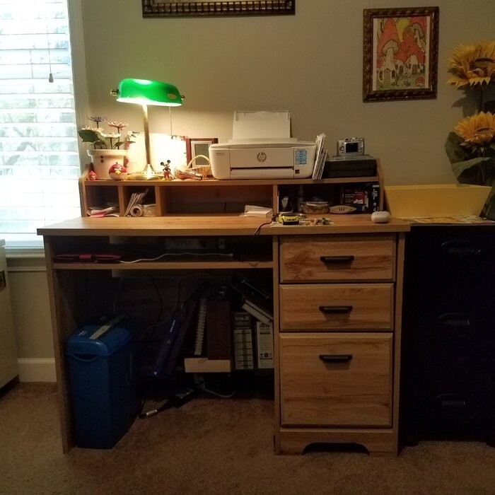 Versa Desk with Hutch
