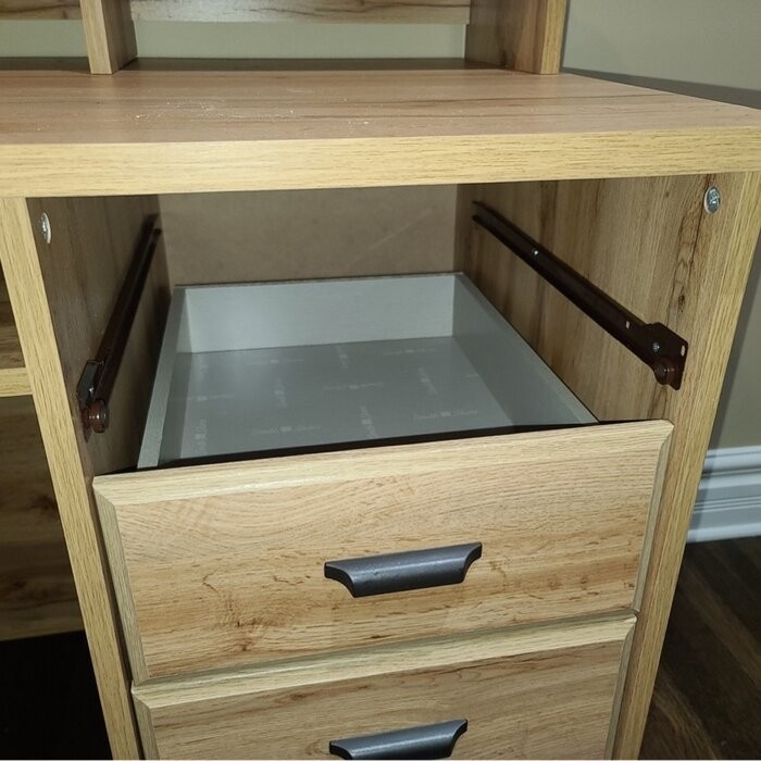 Versa Desk with Hutch