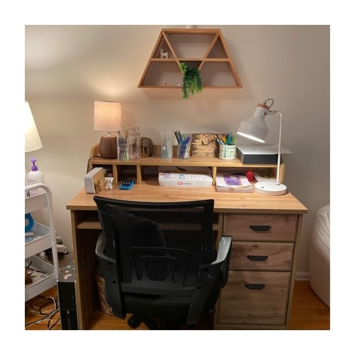 Versa Desk with Hutch