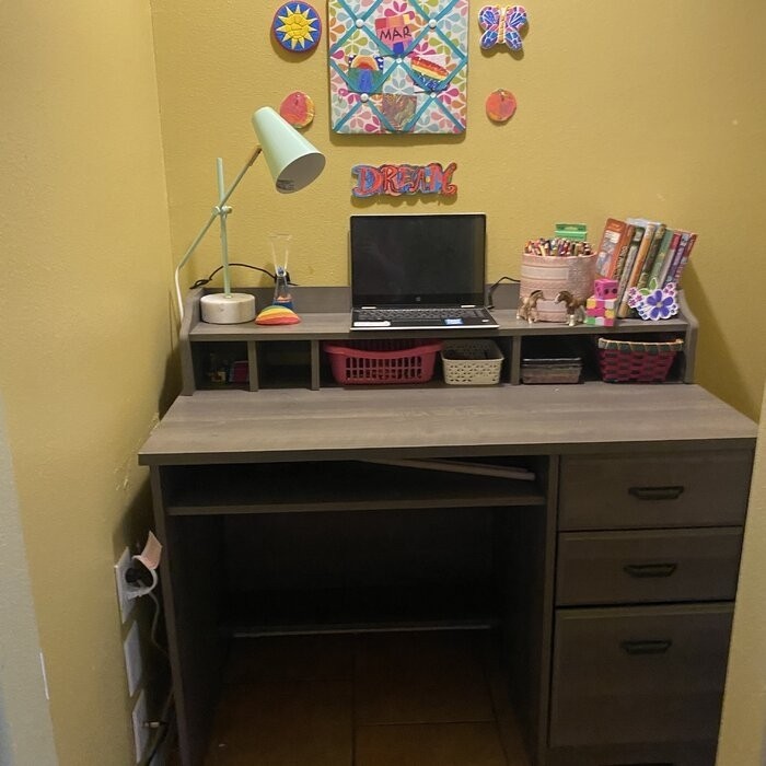 Versa Desk with Hutch