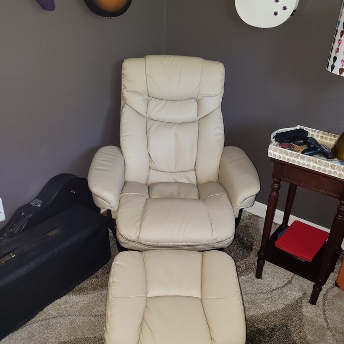 33'' Wide Manual Swivel Standard Recliner with Ottoman