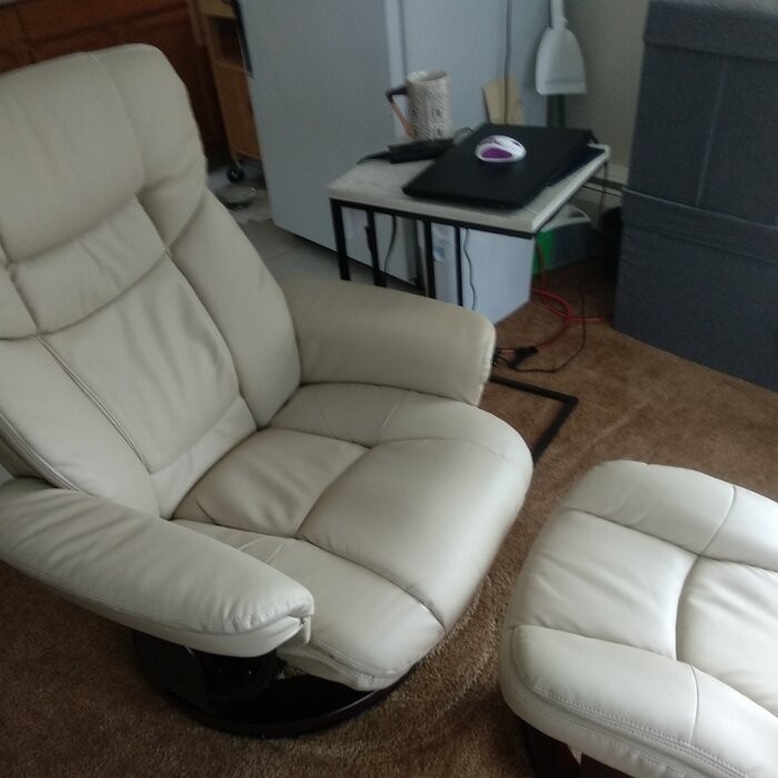 33'' Wide Manual Swivel Standard Recliner with Ottoman