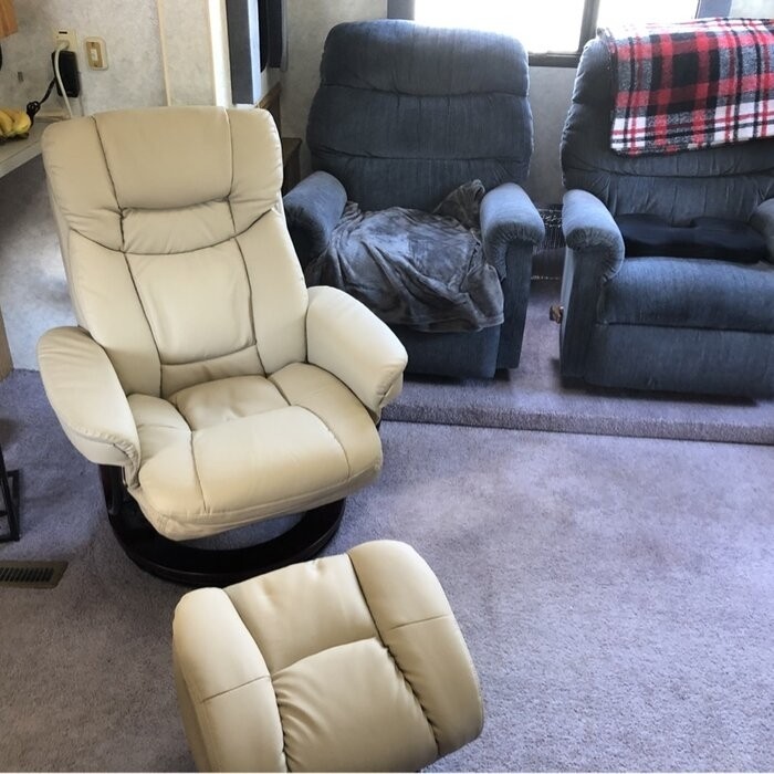 33'' Wide Manual Swivel Standard Recliner with Ottoman