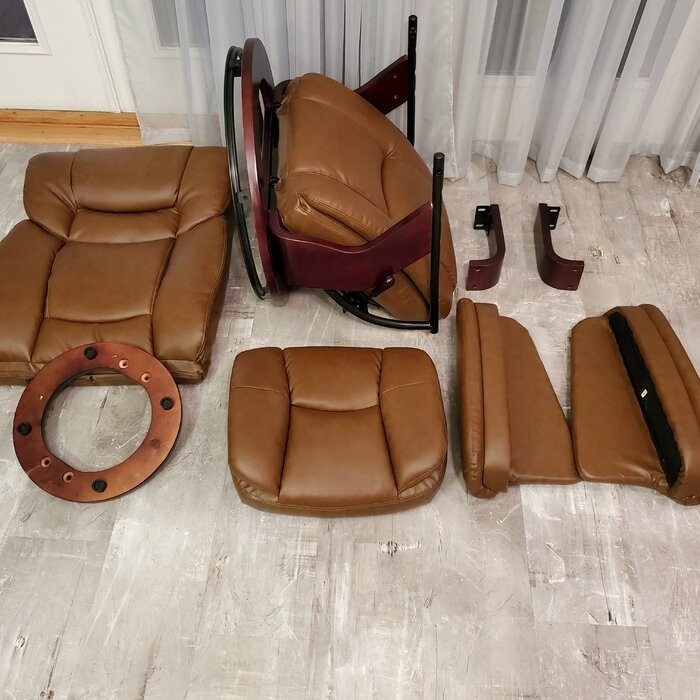 33'' Wide Manual Swivel Standard Recliner with Ottoman