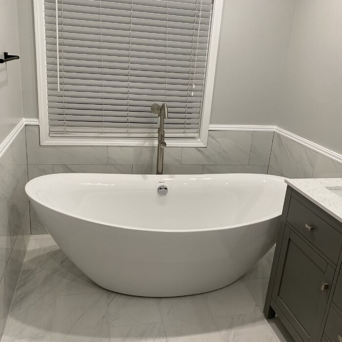 71" x 34" Freestanding Soaking Acrylic Bathtub