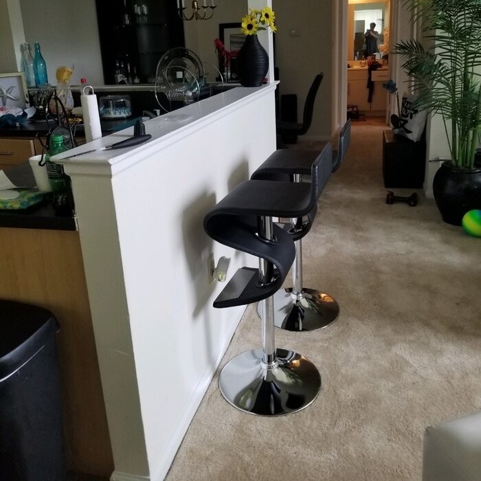 Amorina Adjustable Height Bar Stool