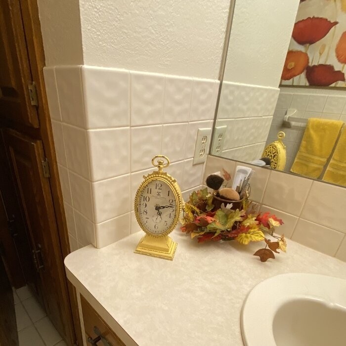 Analog Quartz Tabletop Clock