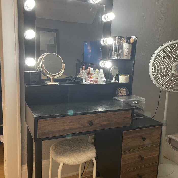 Celyne 39.37'' Wide Vanity with Mirror