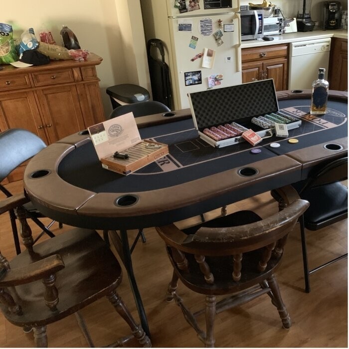 Charleston Premium Texas Hold'em 84" 10 - Player Poker Table