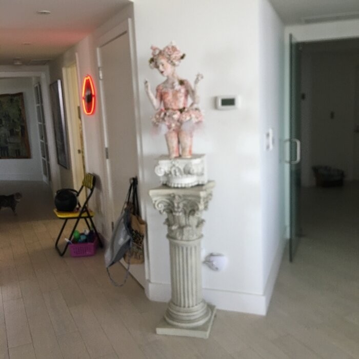 Corinthian Pillars Pedestal