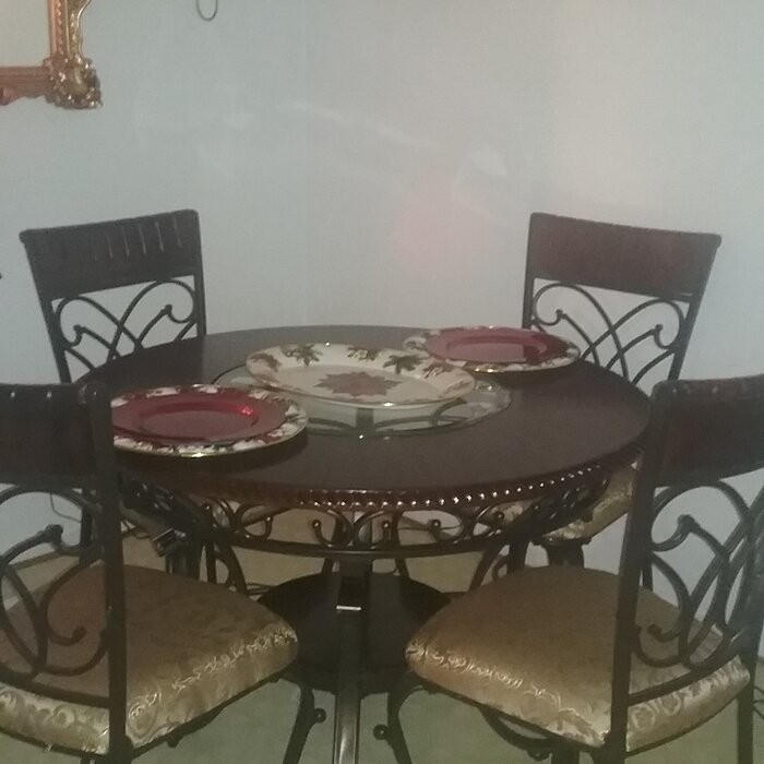 Fultonham 44.25'' Pedestal Dining Table