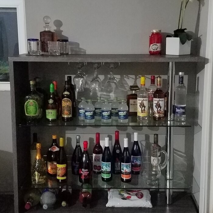 Kinner Bar with Wine Storage