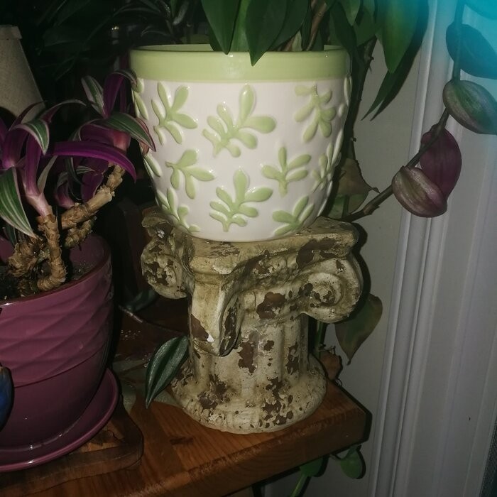 Kloss Column Pedestal
