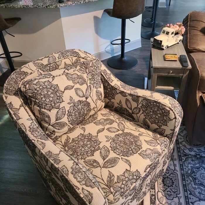 Kym End Table with Storage