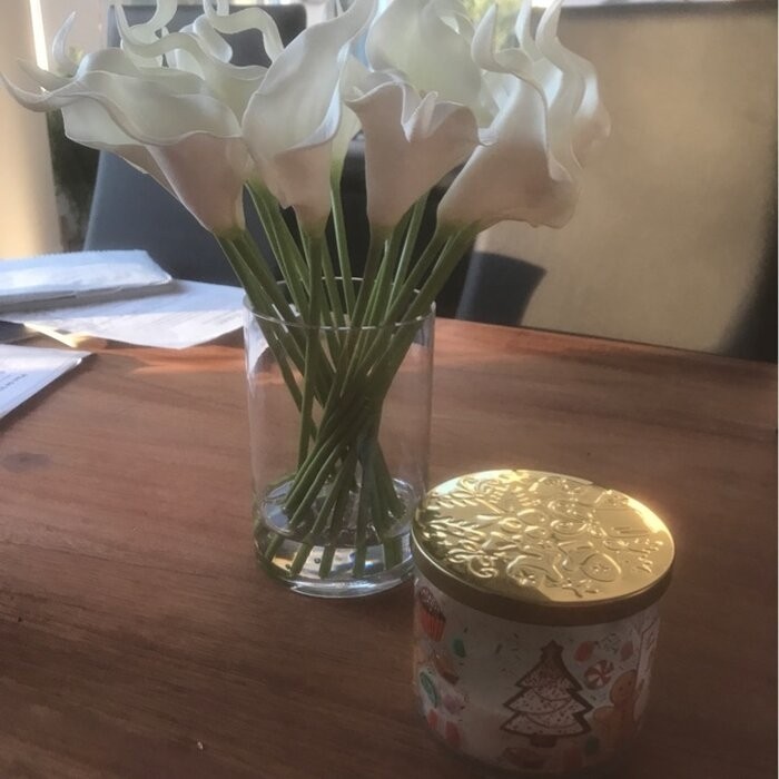 Lilies Flower Arrangement in Vase