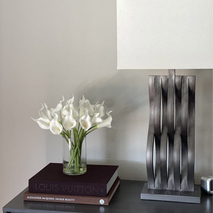 Lilies Flower Arrangement in Vase