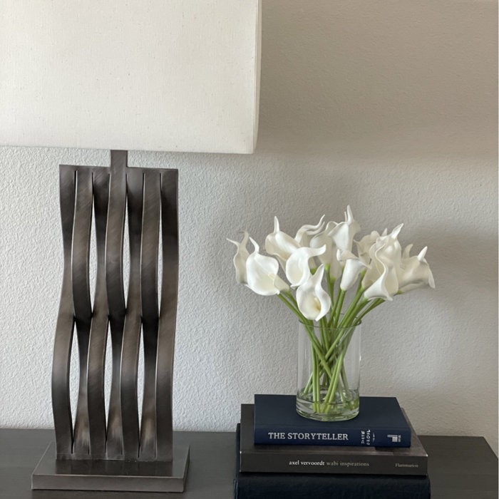 Lilies Flower Arrangement in Vase