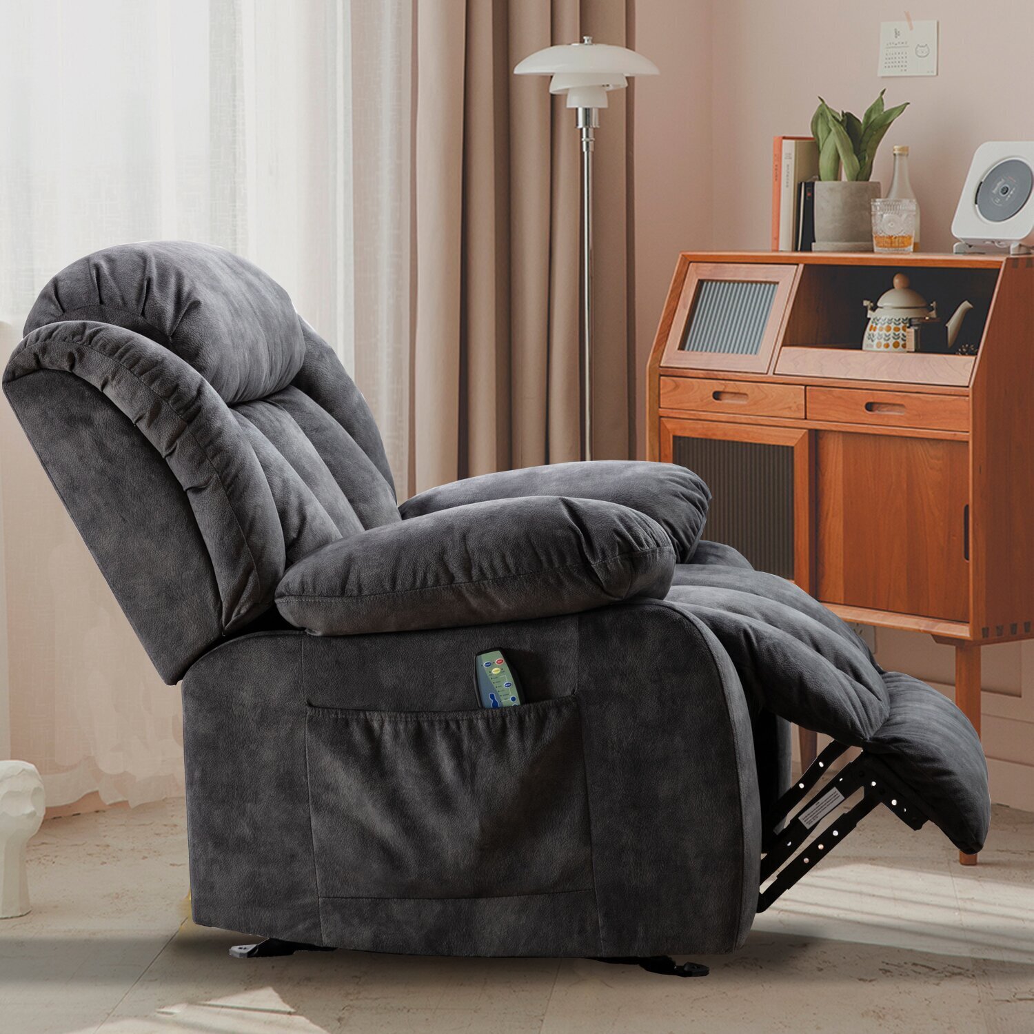 Luxurious Heated Massage Chair/ Large Recliner