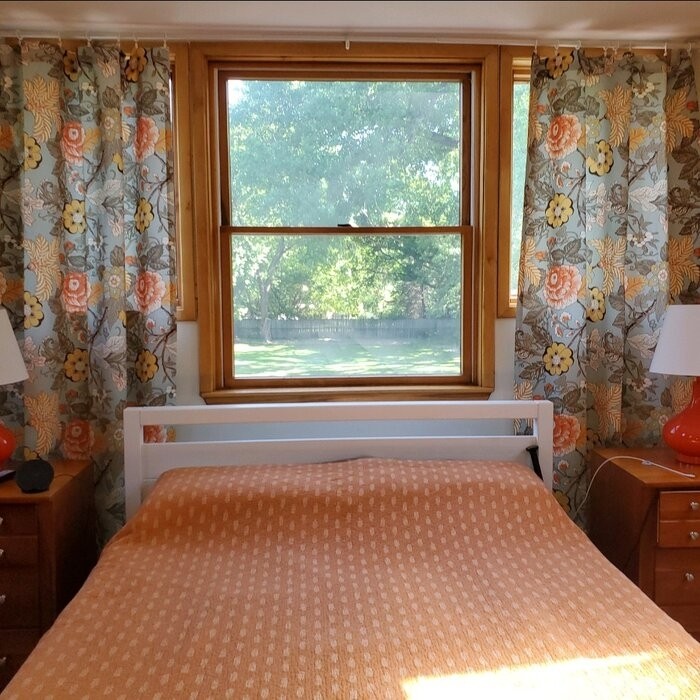 Solid Wood Platform Configurable Bedroom Set